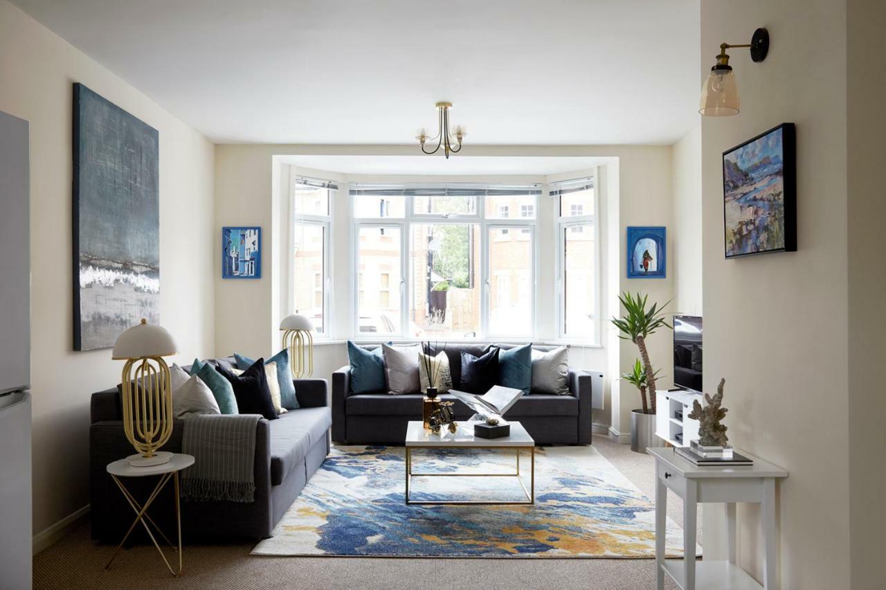 ווטפורד Aisiki Living At Alexandra Road, 2-Bedroom & 2-Bathroom With King Or Twin Beds And With Free Wi-Fi & Parking מראה חיצוני תמונה